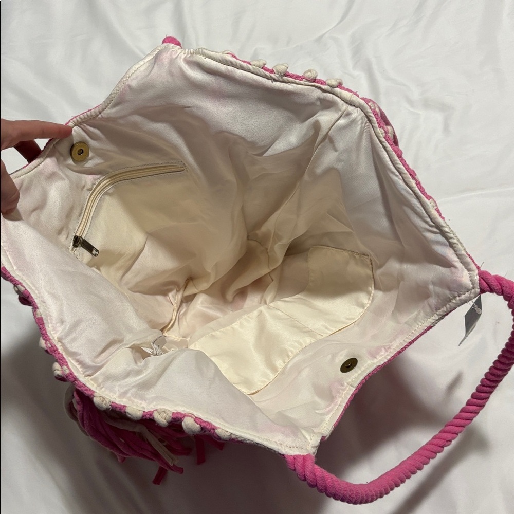 NWT Pink and White Striped Fringe Tote Beach Bag - Picture 8 of 9